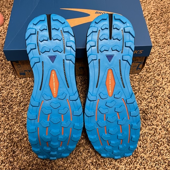 COPY - Men’s BROOKS - Picture 3 of 4